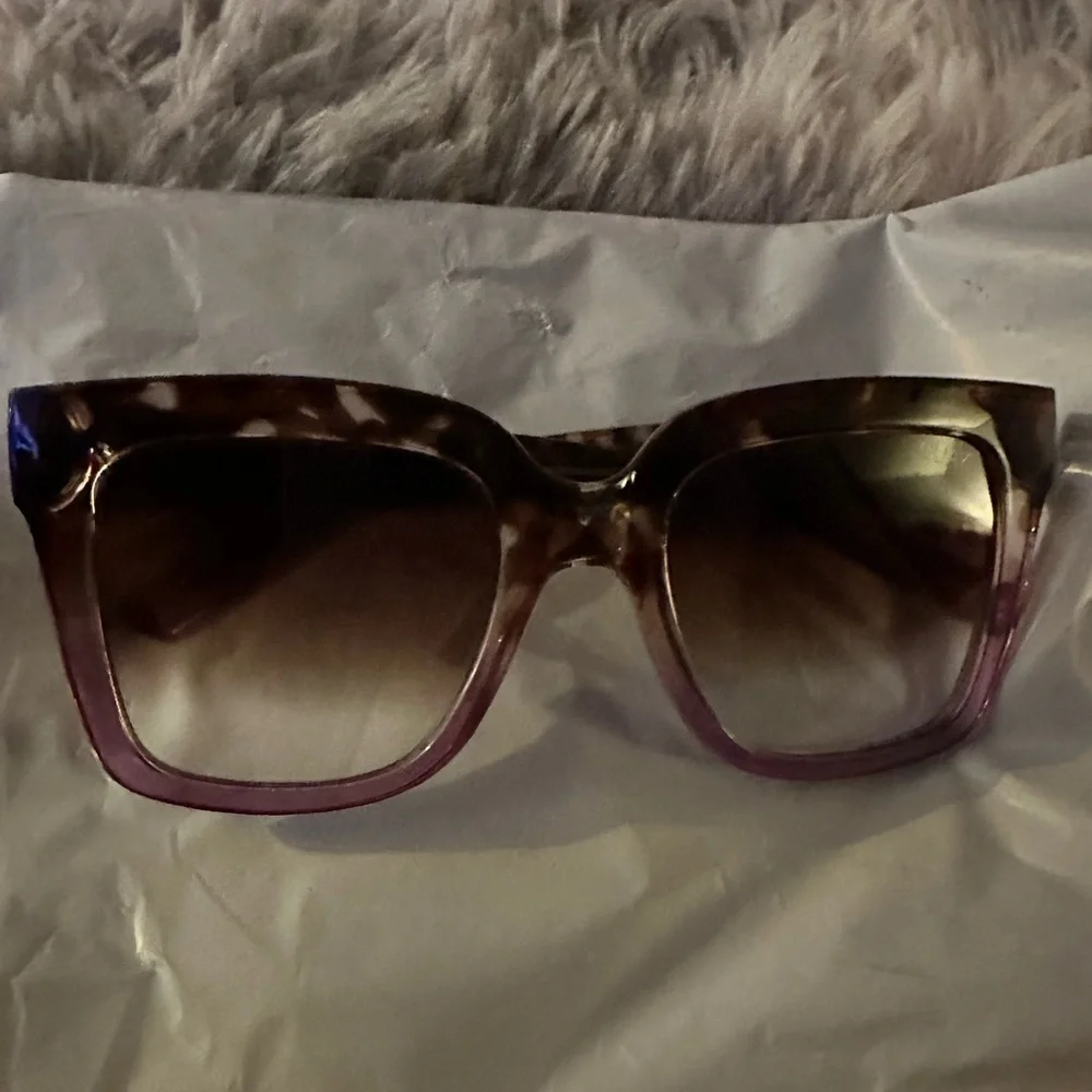 Quay Australia Tortoise to Purple Gradient Square Sunglasses - NWOT